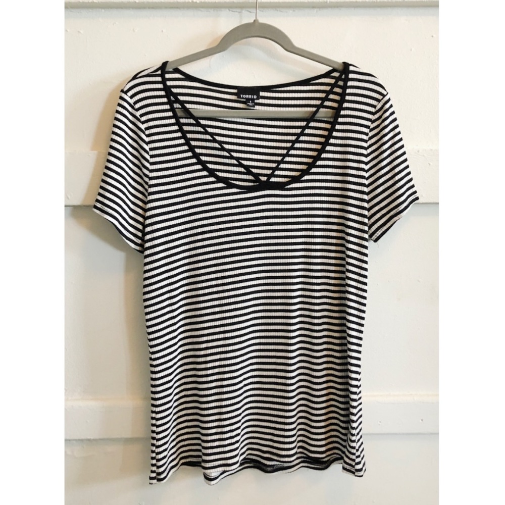 TORRID - striped tee ribbed scoop neck w/ straps